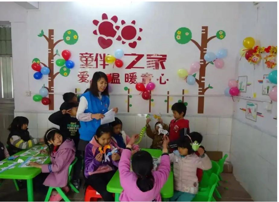 不同的“童心港灣” 同樣的“精彩童年”——共青團“童心港灣”開展主題服務(wù)迎接“六一”兒童節(jié)