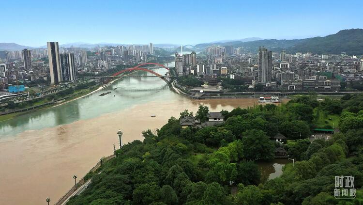 時政新聞眼丨踏訪萬里長江第一城，習近平調(diào)研這些重要命題