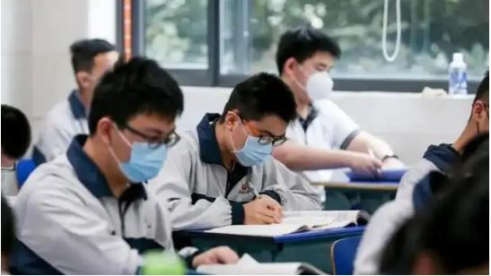 備好考試用具、了解防疫要求、不要攜帶手機……教育部提醒高考考生做好考前準(zhǔn)備