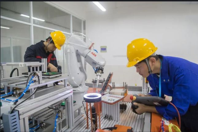 讓每個高職學生都有人生出彩的機會——沈陽職業(yè)技術學院探索“三全五維 三綱九目”素質教育育人模式