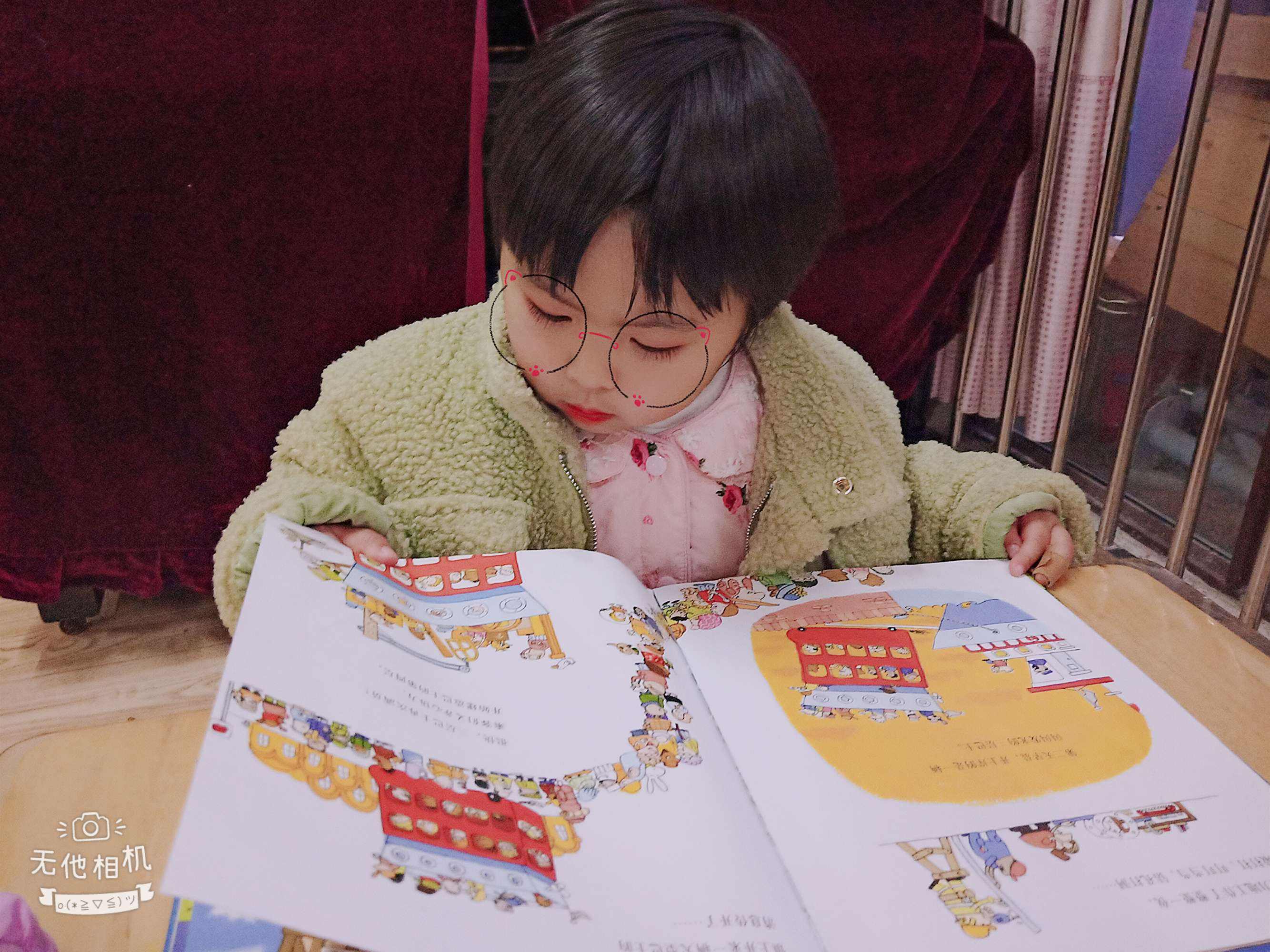 震區(qū)“青青兒童樂園”建起“紅領(lǐng)巾圖書角”