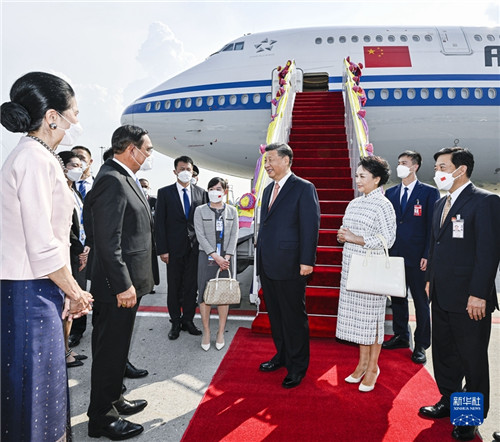 習(xí)近平抵達(dá)曼谷出席亞太經(jīng)合組織第二十九次領(lǐng)導(dǎo)人非正式會議并對泰國進(jìn)行訪問