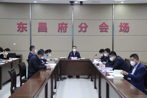東昌府區(qū)政府黨組理論學習中心組開展集體學習研討