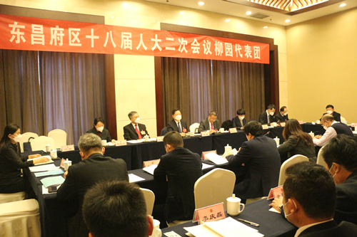 李超參加柳園代表團審議《政府工作報告》時強調(diào)加快產(chǎn)業(yè)轉型升級 推動城市品質(zhì)更大提升