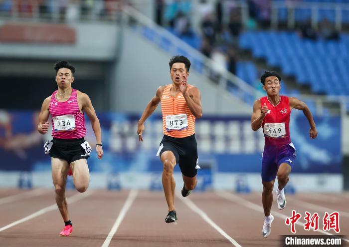 百米飛人大戰(zhàn)勝出，謝震業(yè)對(duì)新人崛起感到欣慰