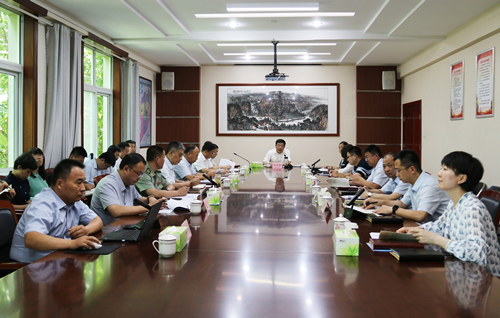 東昌府區(qū)委理論學習中心組開展第七次集體學習研討
