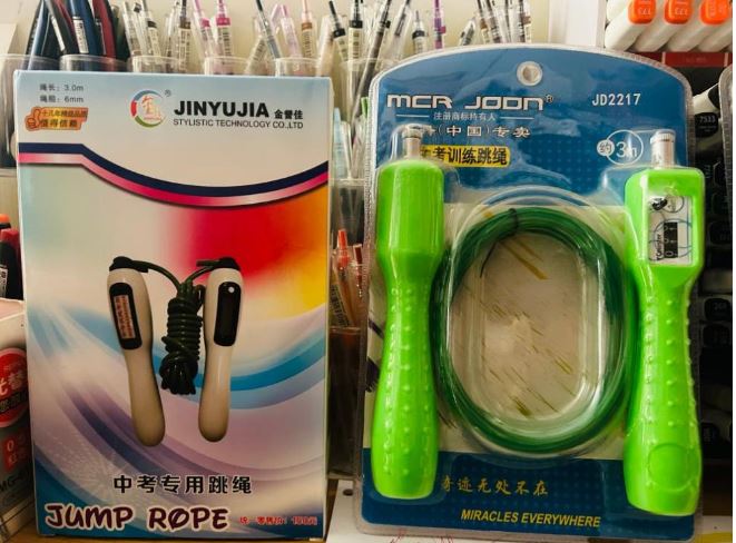 “中考專用跳繩”動(dòng)輒上百元 揭秘高價(jià)背后的利益鏈