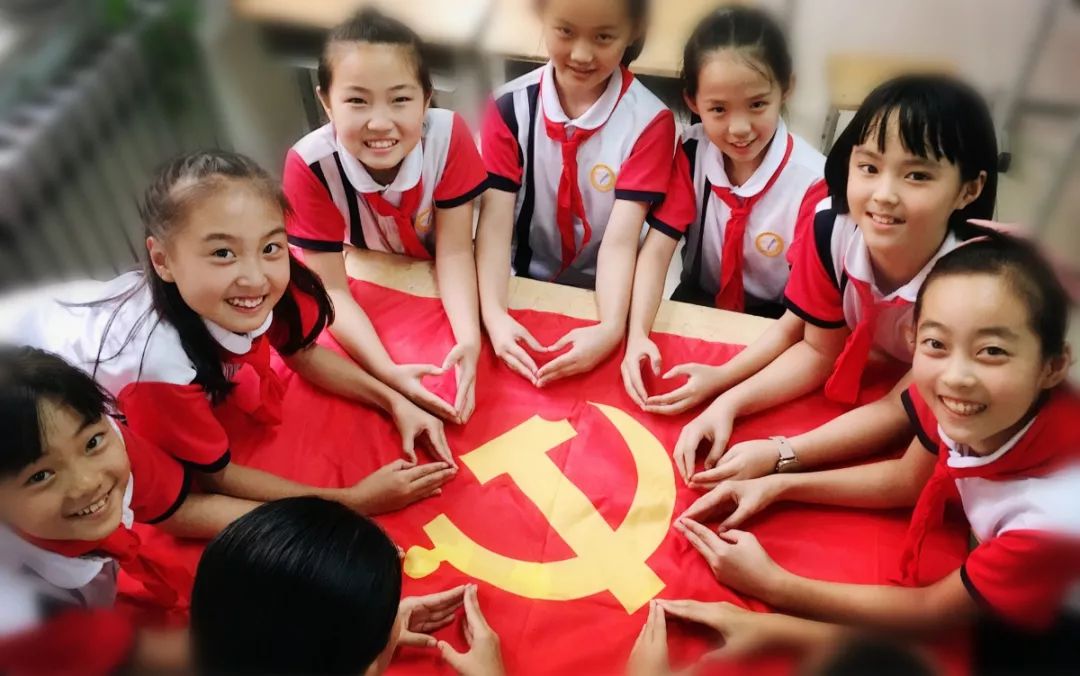 全國首支跨省新安江流域生態(tài)保護(hù)少先隊(duì)聯(lián)合中隊(duì)成立