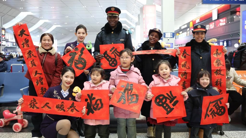 從“全球最大規(guī)模年度人員遷徙”讀懂大國(guó)交通