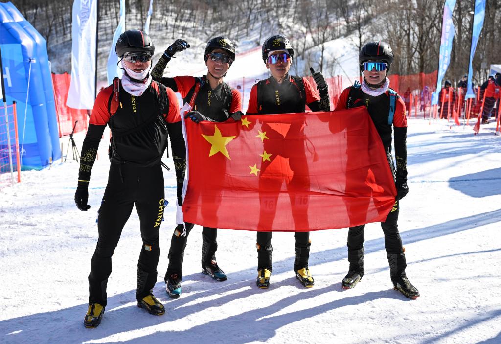 亞冬會(huì)｜12日看點(diǎn)：滑雪登山收官 中國(guó)女子冰球隊(duì)首秀