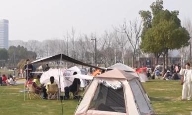 春日踏青帶動戶外用品熱銷！輕便帳篷、充氣沙發(fā)、鈦金屬茶杯受青睞