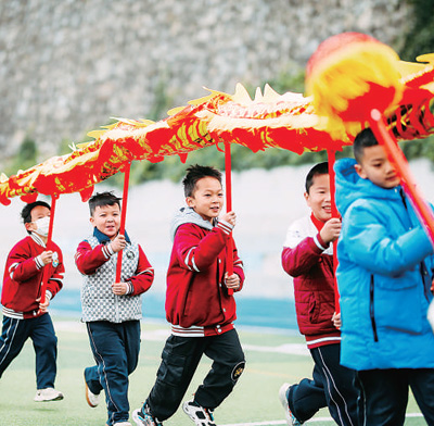 新學(xué)期，多地明確中小學(xué)生綜合體育活動時間——  每天2小時，為成長加油
