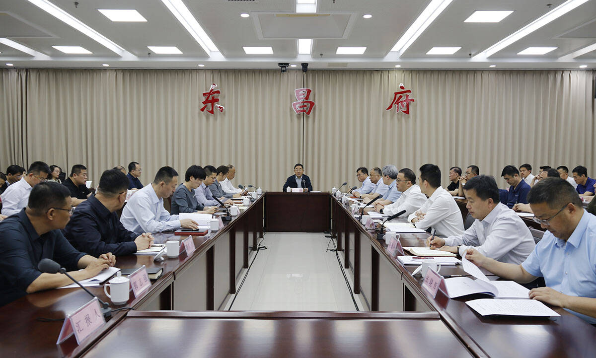 東昌府區(qū)委常委會(huì)（擴(kuò)大）會(huì)議召開