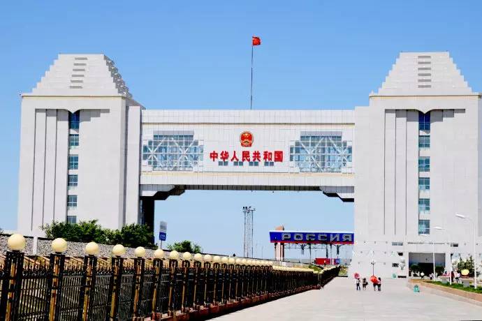 用青春護(hù)佑山河無恙 國新辦就“守護(hù)國門邊境 服務(wù)開放發(fā)展”舉行中外記者見面會