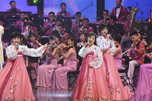 朝鮮藝術團在韓國江陵舉行首場藝術演出