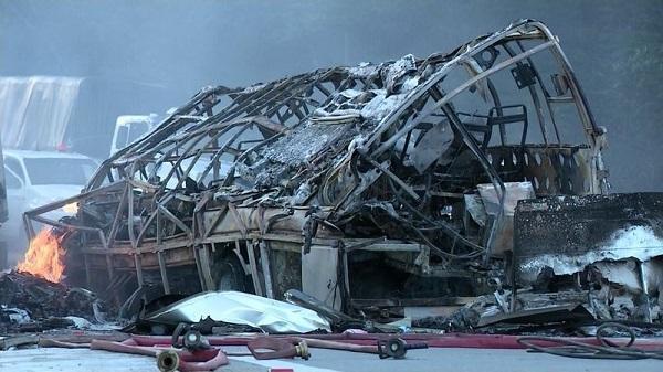 巴西發(fā)生4車連撞交通事故 至少11人死亡