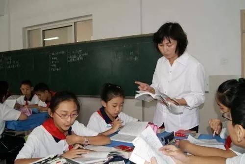 國(guó)家再明確：逐步實(shí)現(xiàn)義務(wù)教育教師平均工資不低于當(dāng)?shù)毓珓?wù)員