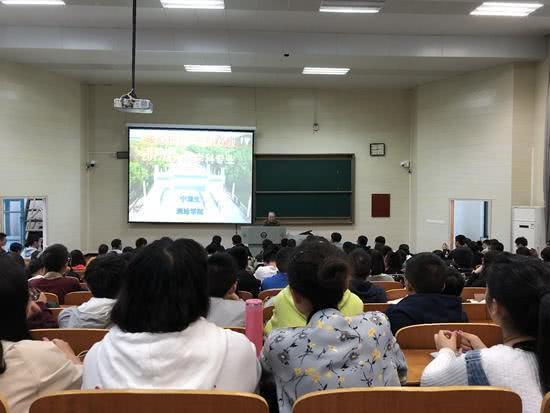 這些專業(yè)被不少高校撤銷，已經(jīng)沒有“錢途”了，考生要謹(jǐn)慎報(bào)考