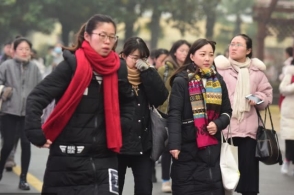 普通高校大學(xué)生的向上之路是否越走越窄