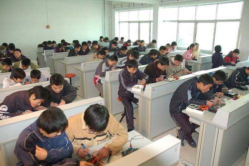 斯坦福開設(shè)人工智能混齡課